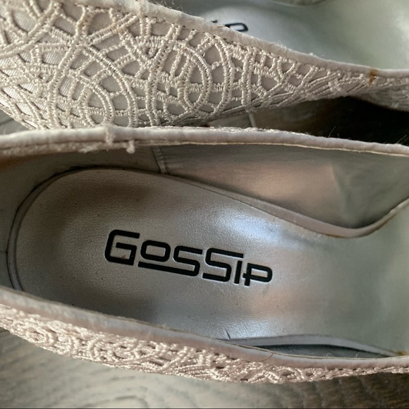 Gossip Size 7 White Lace Fabric 3.5 Inch High Heels - Picture 8 of 11